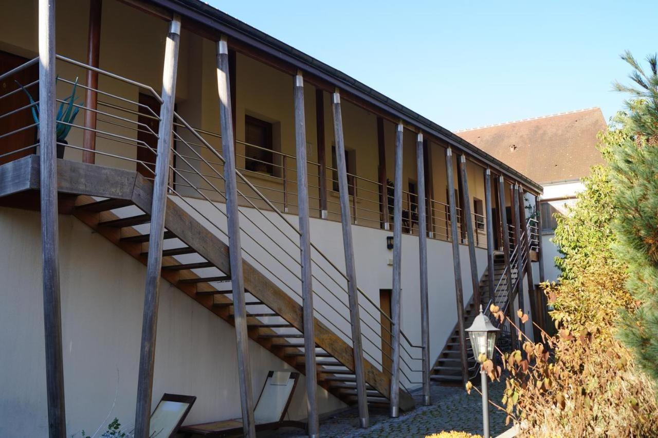 Hotel L'Antilope Nancay Exterior foto